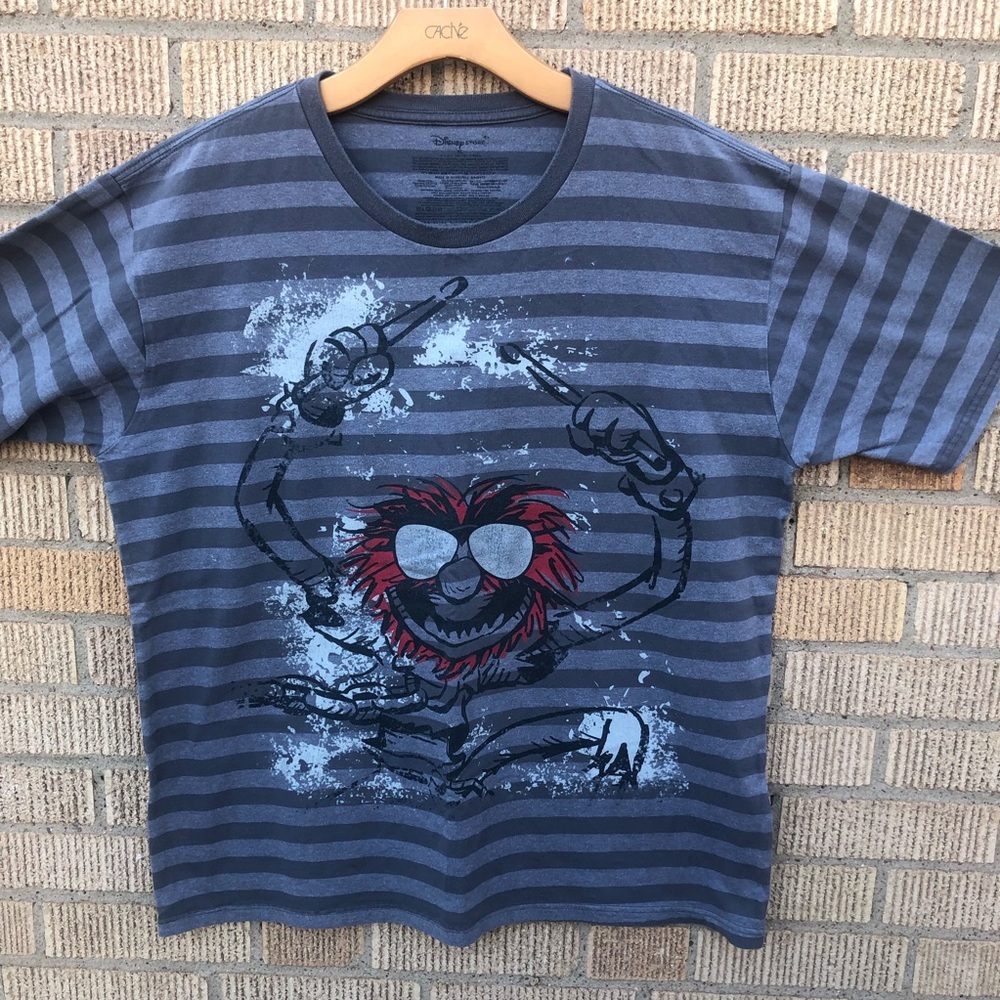 Disney Muppets Tee Animal the Wild Drummer Large Graphic Front